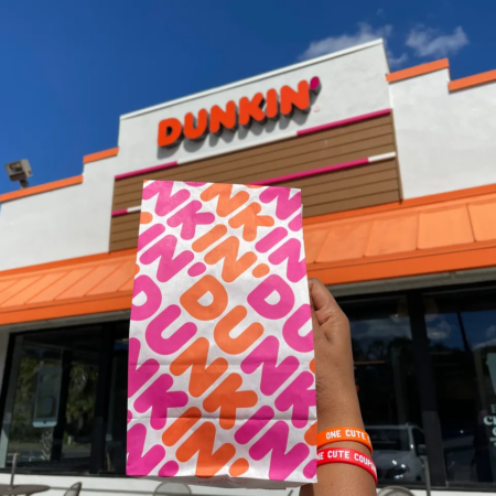 Run DEAL! FREE LARGE Coffee at Dunkin!! Thumbnail