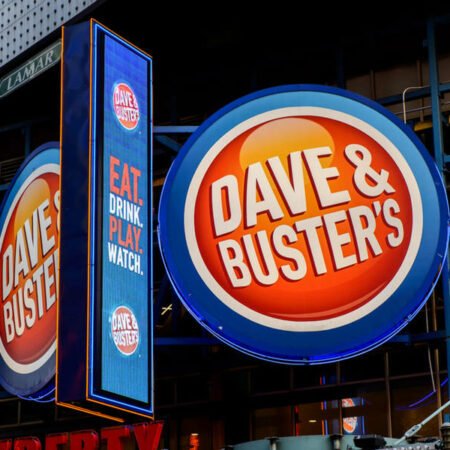 Hot Giveaway! Enter Dave & Buster’s Everyone’s a Winner giveaway! Thumbnail