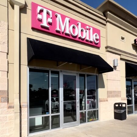 Today only! Score a  Free Umbrella at T-Mobile Thumbnail