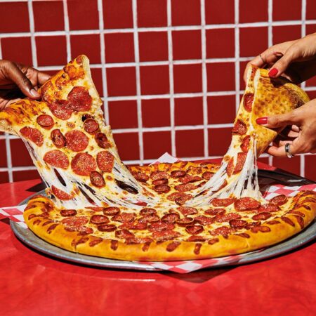 FREE 1 TOPPING PIZZA AT PIZZA HUT! With any pizza purchase! Thumbnail