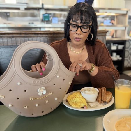This Crocs Handbag Gets Me Compliments Every Time 😍 Thumbnail